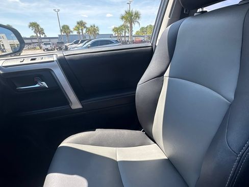 Used 2018 Toyota 4Runner SR5 Premium RWD image 30