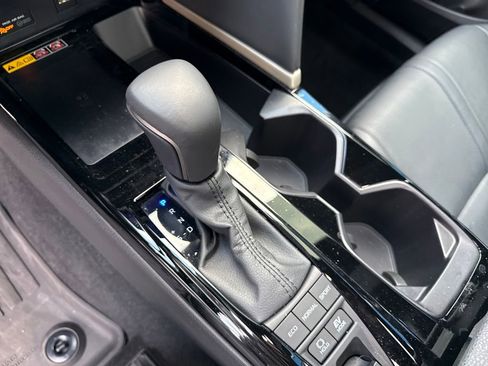 Used 2025 Toyota Camry XSE image 27