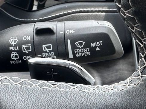 Used 2023 Jeep Grand Cherokee 4WD 4xe image 18