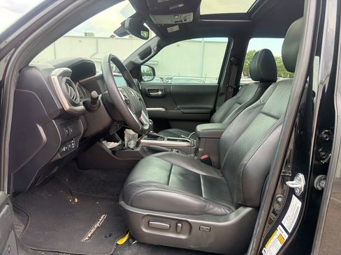Used 2021 Toyota Tacoma Limited w/ Nightshade Package RWD image 5