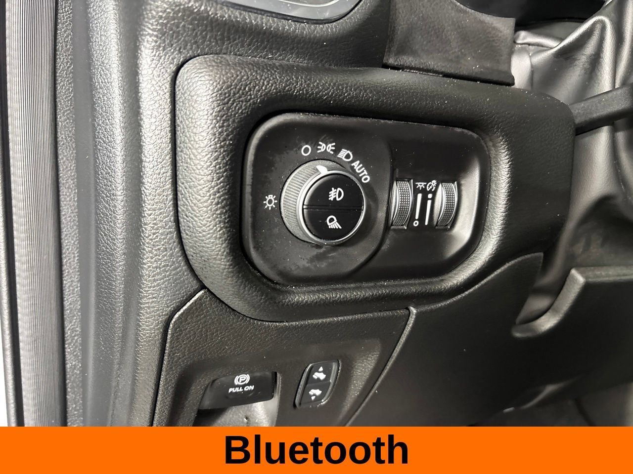 Used 2026 RAM 1500 Laramie AWD/4WD image 12