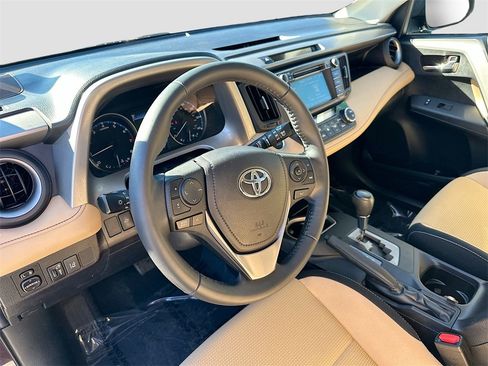 Used 2018 Toyota RAV4 XLE image 9