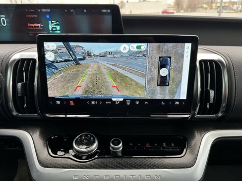 Used 2025 Ford Expedition Platinum w/ Stealth Appearance Package image 45