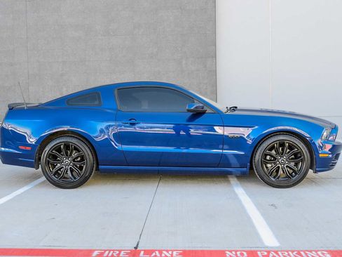 Used 2013 Ford Mustang GT Premium w/ Comfort Pkg image 7