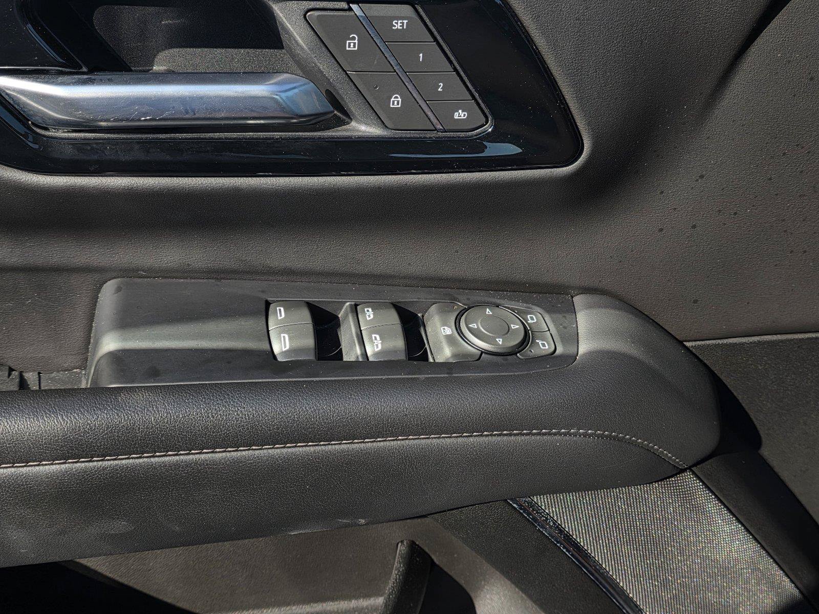 Used 2025 Chevrolet Tahoe LT RWD image 23