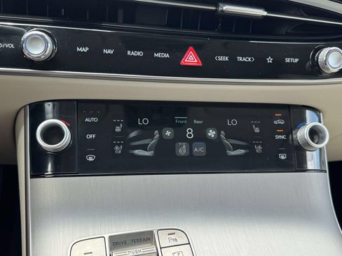 Certified 2026 Genesis GV70 2.5T Advanced AWD/4WD image 24