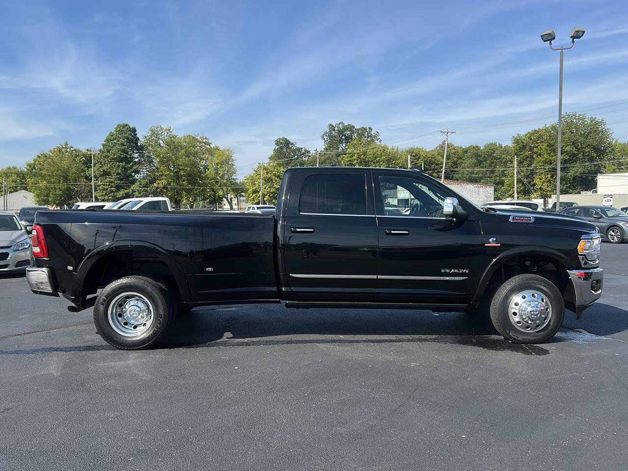 Used 2022 RAM 3500 Limited w/ Towing Technology Group AWD/4WD image 4