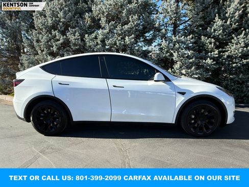 Used 2022 Tesla Model Y Long Range image 10