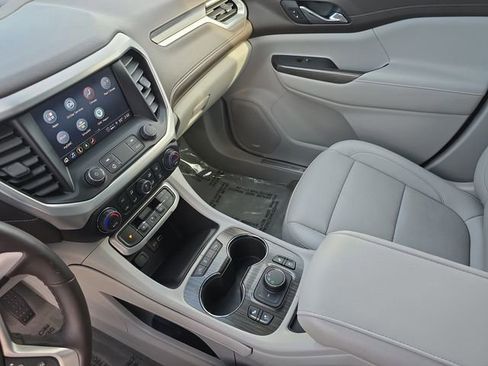 Used 2023 GMC Acadia SLT w/ Preferred Package image 26