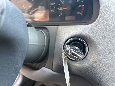 Used 2000 Mercedes-Benz E 320 Sedan image 44