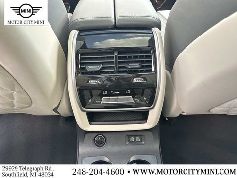 Used 2025 BMW X7 M60i AWD/4WD image 20