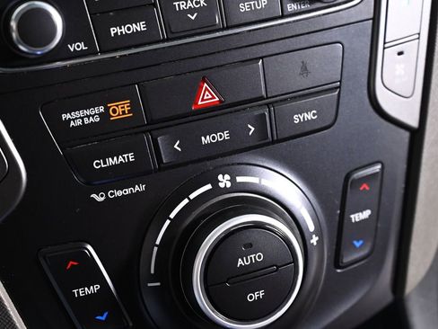 Used 2018 Hyundai Santa Fe Limited FWD image 20