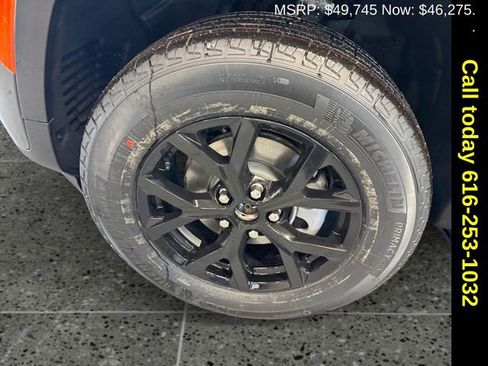 New 2026 Jeep Grand Cherokee Laredo image 25