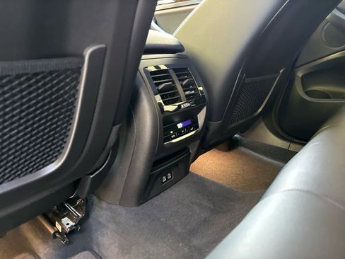 Certified 2025 BMW X4 xDrive30i image 16