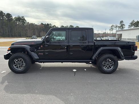 New 2025 Jeep Gladiator Mojave image 5