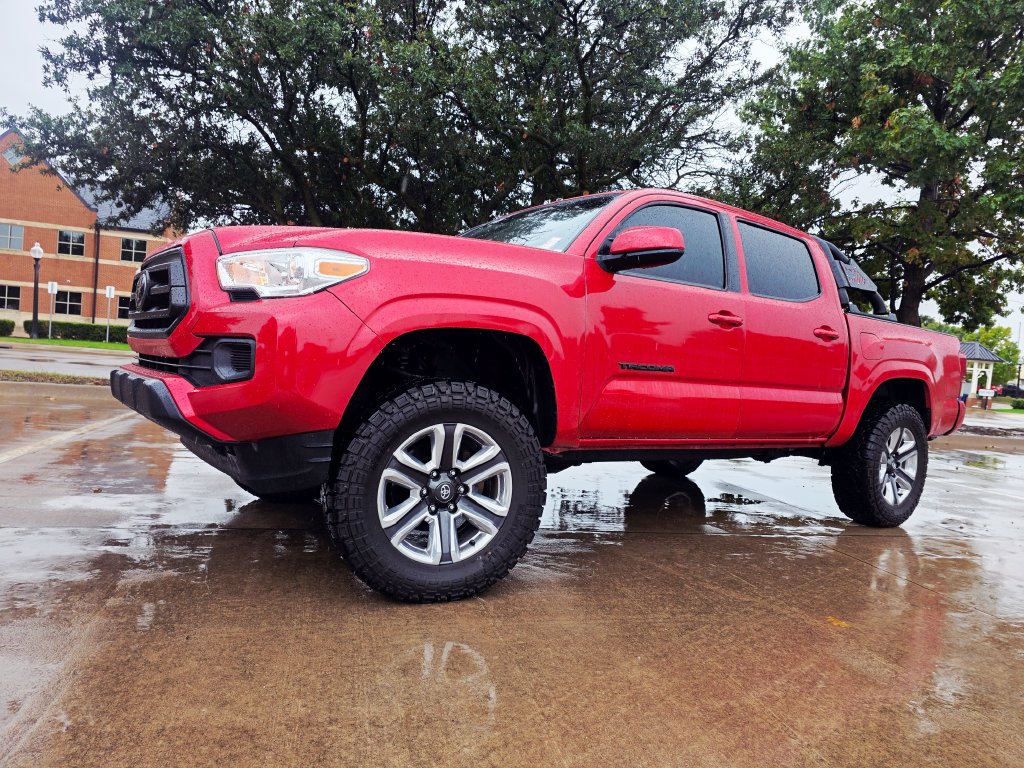 Used 2022 Toyota Tacoma SR AWD/4WD image 4