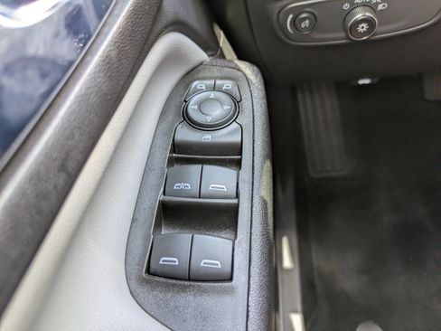 Used 2023 Chevrolet Equinox LS w/ LS Convenience Package FWD image 26