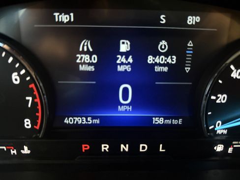 Used 2022 Ford Explorer XLT w/ Equipment Group 202A AWD/4WD image 9