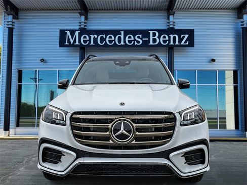 New 2026 Mercedes-Benz GLS 580 4MATIC image 2