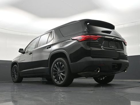 Used 2023 Chevrolet Traverse RS FWD image 25