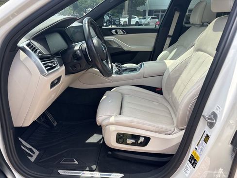 Used 2021 BMW X6 M50i w/ Executive Package AWD/4WD image 18