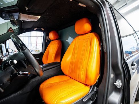 Used 2021 Mercedes-Benz Metris Passenger image 40