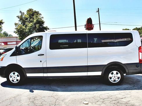 Used 2017 Ford Transit 350 XLT image 6