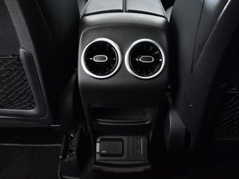 Certified 2022 Mercedes-Benz GLB 250 4MATIC image 32