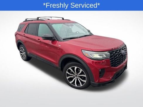 Used 2025 Ford Explorer ST-Line image 2