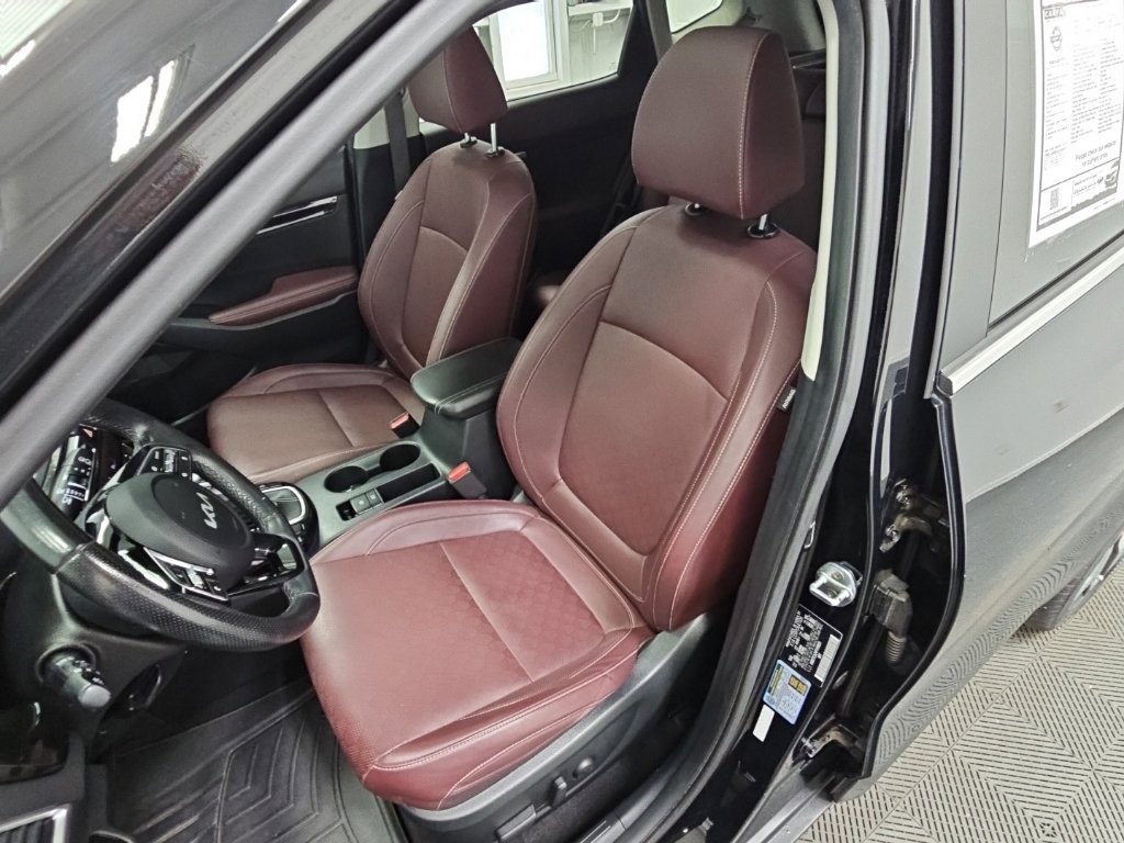 Used 2023 Kia Seltos SX w/ SX Sunroof Package AWD/4WD image 28