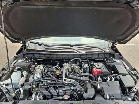 Used 2025 Nissan Altima 2.5 SV FWD image 34