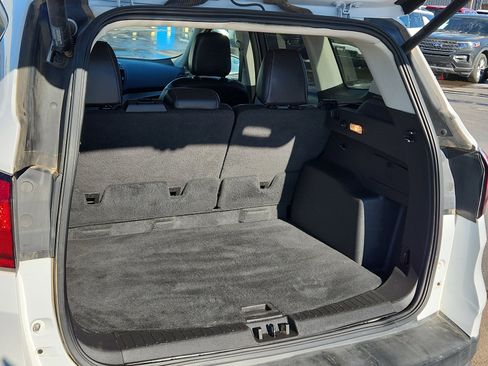 Used 2019 Ford Escape SEL image 8