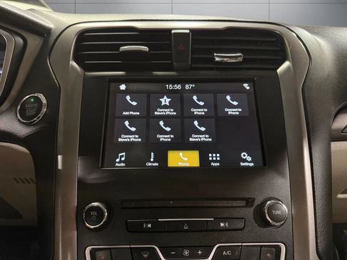 Used 2017 Ford Fusion SE w/ Fusion SE Technology Package FWD image 30