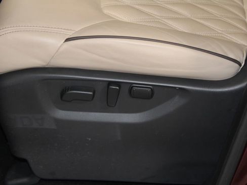 Used 2024 Nissan Armada Platinum w/ Captain's Chairs Package image 21