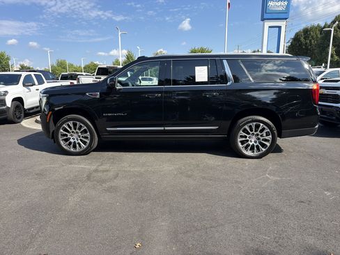 Used 2025 GMC Yukon XL Denali w/ Denali Reserve Package AWD/4WD image 7