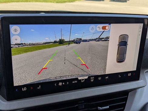 Used 2025 Ford Explorer Active RWD image 21