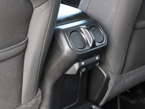 Used 2021 Jeep Wrangler Unlimited Sport AWD/4WD image 17