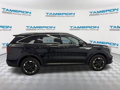 Used 2024 Kia Sorento S image 6