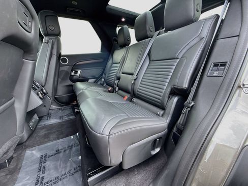 Used 2025 Land Rover Discovery Dynamic SE AWD/4WD image 22