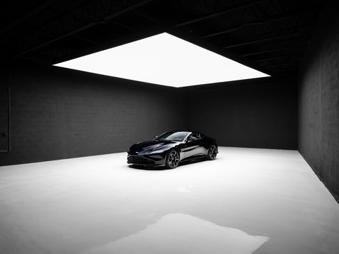 Used 2023 Aston Martin V8 Vantage Coupe RWD image 77