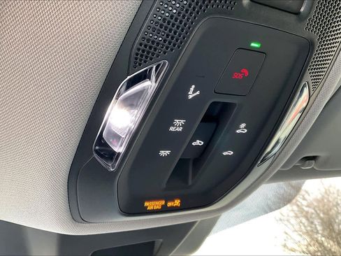 Used 2025 Audi Q5 Premium w/ Convenience Package image 32