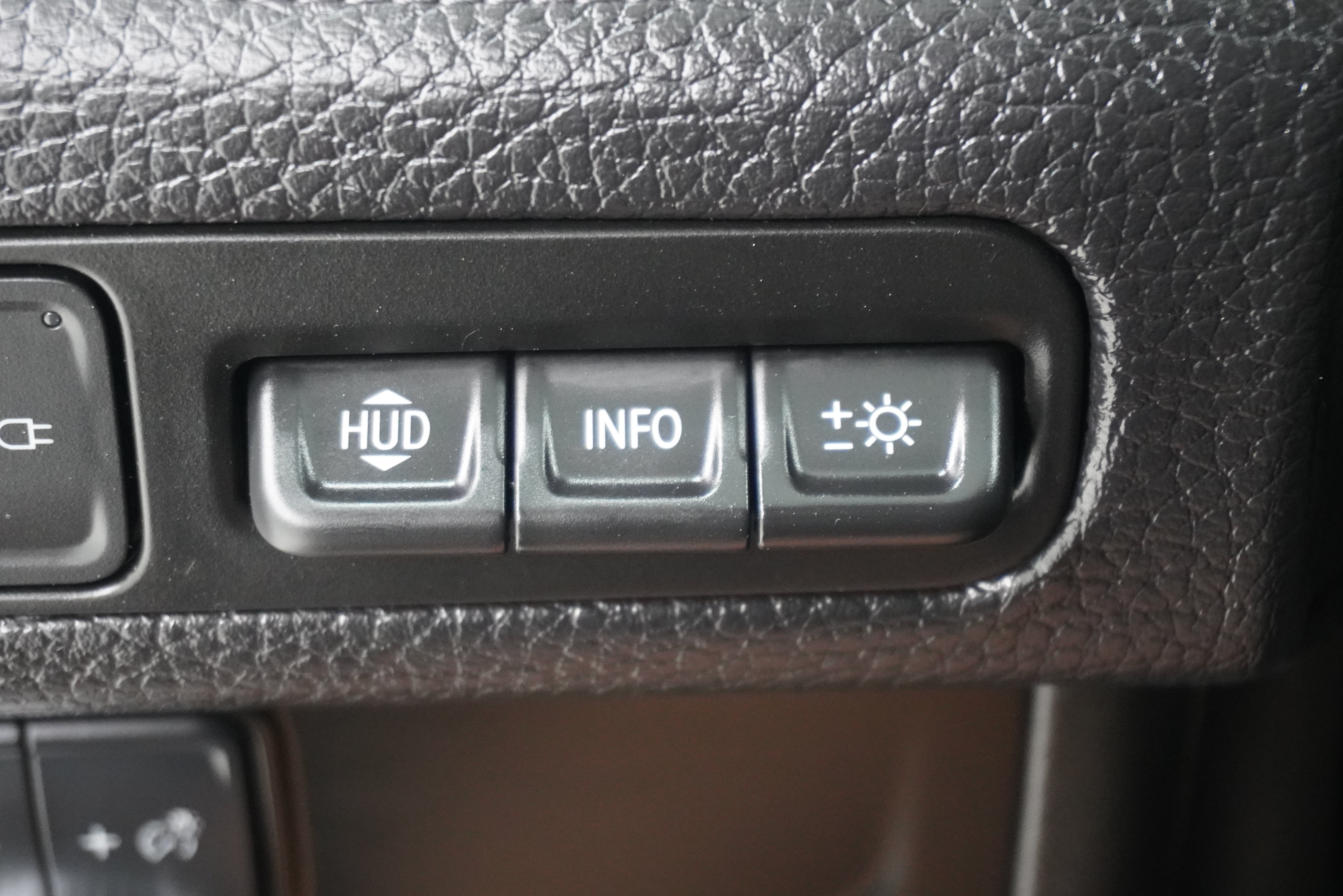 Used 2021 GMC Yukon Denali w/ Denali Premium Package AWD/4WD image 31