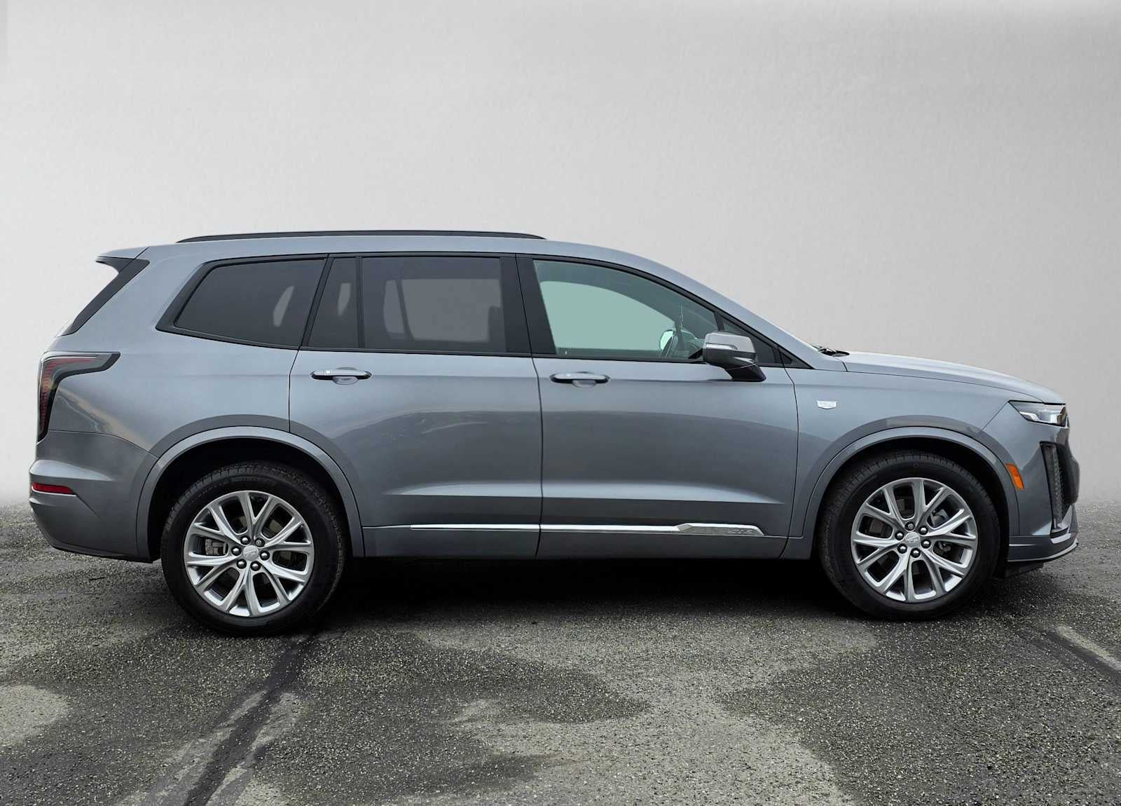 Certified 2020 Cadillac XT6 Sport AWD/4WD image 2