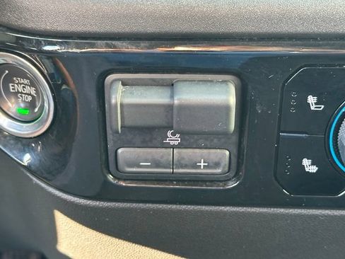 Used 2025 Chevrolet Silverado 2500 LT AWD/4WD image 33