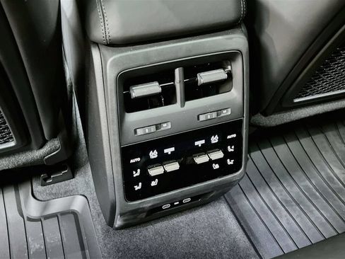 Certified 2026 Porsche Macan Turbo Electric AWD/4WD image 27