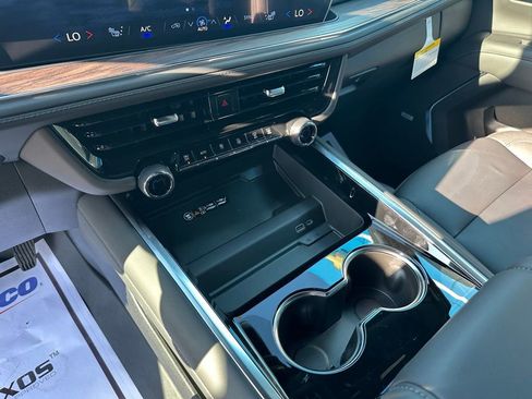 New 2026 Chevrolet Tahoe Z71 w/ Z71 Off-Road Package AWD/4WD image 40