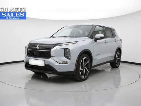 Used 2022 Mitsubishi Outlander ES AWD/4WD image 3