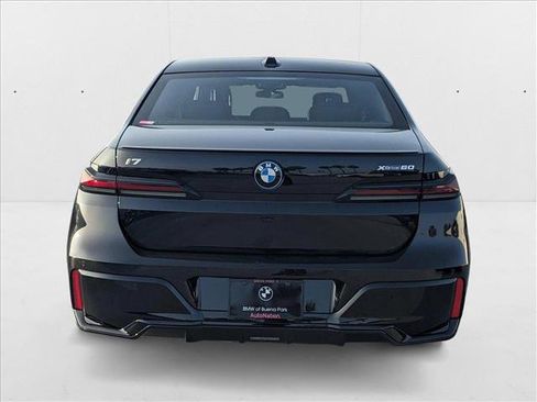 Used 2025 BMW i7 xDrive60 image 8