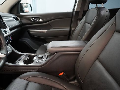 Certified 2023 GMC Acadia SLT w/ Elevation Edition image 8