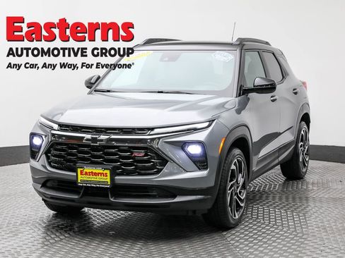 Used 2024 Chevrolet TrailBlazer RS w/ Driver Confidence Package AWD/4WD image 1